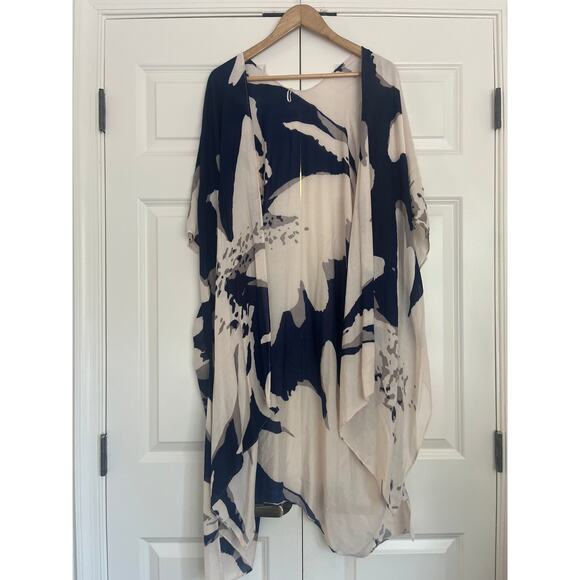 Chic Resortwear Kimono Open Front Duster Navy and Cream 100% Viscose - Picture 1 of 5